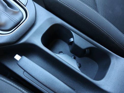 Used 2018 Hyundai Elantra GT image 27