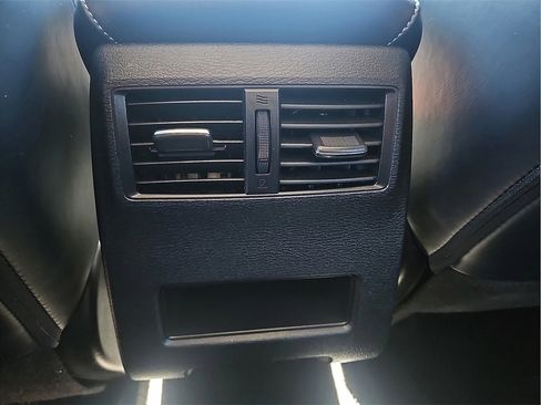 Used 2025 Mitsubishi Outlander SE image 16