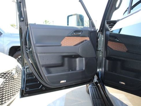 Certified 2025 Lexus GX 550 w/ Accessory Package (Z1) image 11