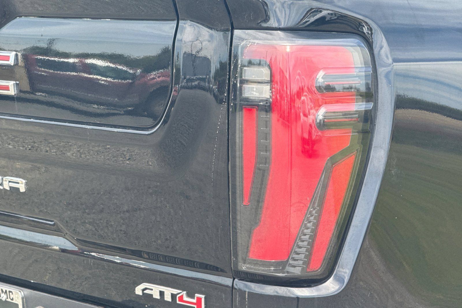 Used 2024 GMC Sierra 2500 AT4 w/ Technology Package AWD/4WD image 49