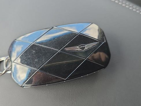 New 2026 Genesis GV70 2.5T Select AWD/4WD image 23