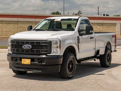 Certified 2023 Ford F250 XL w/ FX4 Off-Road Package AWD/4WD image 4
