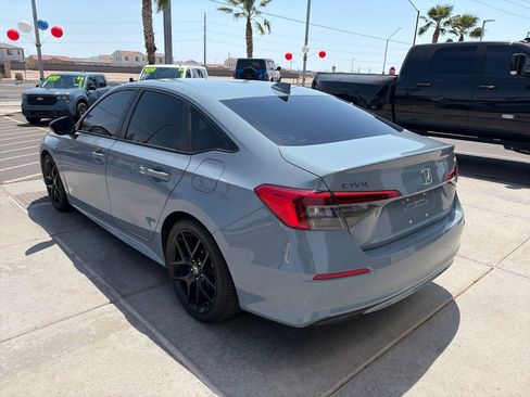 Used 2022 Honda Civic Sport image 4
