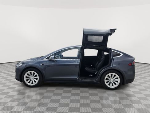 Used 2020 Tesla Model X Long Range image 5
