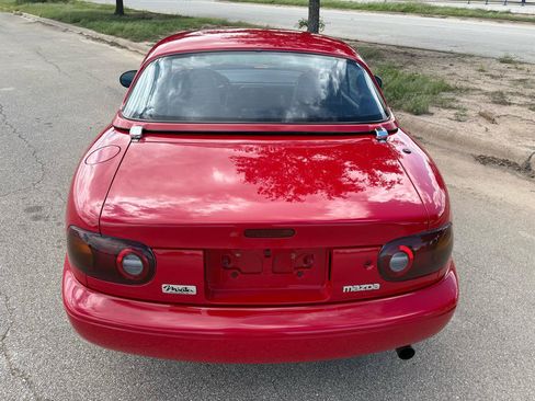 Used 1991 MAZDA MX-5 Miata RWD image 16