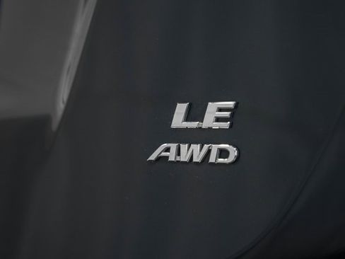 Used 2017 Toyota RAV4 LE image 7