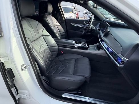 Used 2023 BMW 760i xDrive AWD/4WD image 20