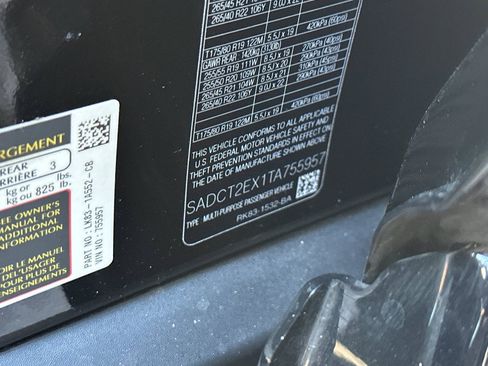 Used 2026 Jaguar F-PACE R-Dynamic S image 37