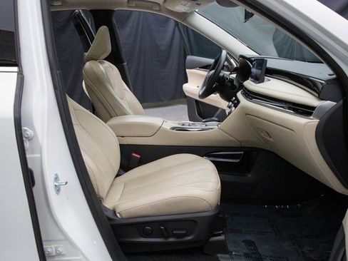 Used 2023 INFINITI QX60 Pure image 16