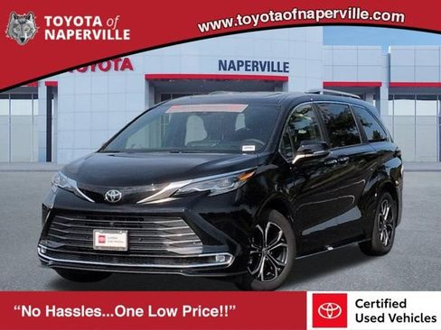 Used 2026 Toyota Sienna Platinum AWD/4WD image 1