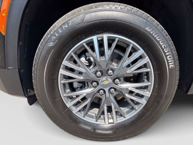 Used 2025 Chevrolet Traverse LT AWD/4WD image 11