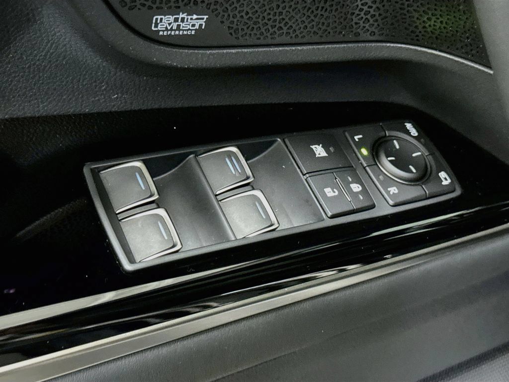 Used 2023 Lexus LX 600 4WD w/ Appearance Package image 20