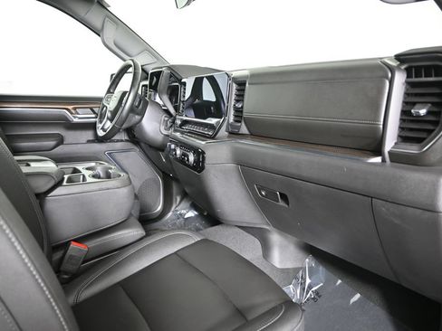 Used 2023 Chevrolet Silverado 1500 LT w/ Leather Package AWD/4WD image 15