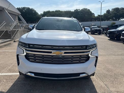 Used 2024 Chevrolet Tahoe Premier RWD image 2