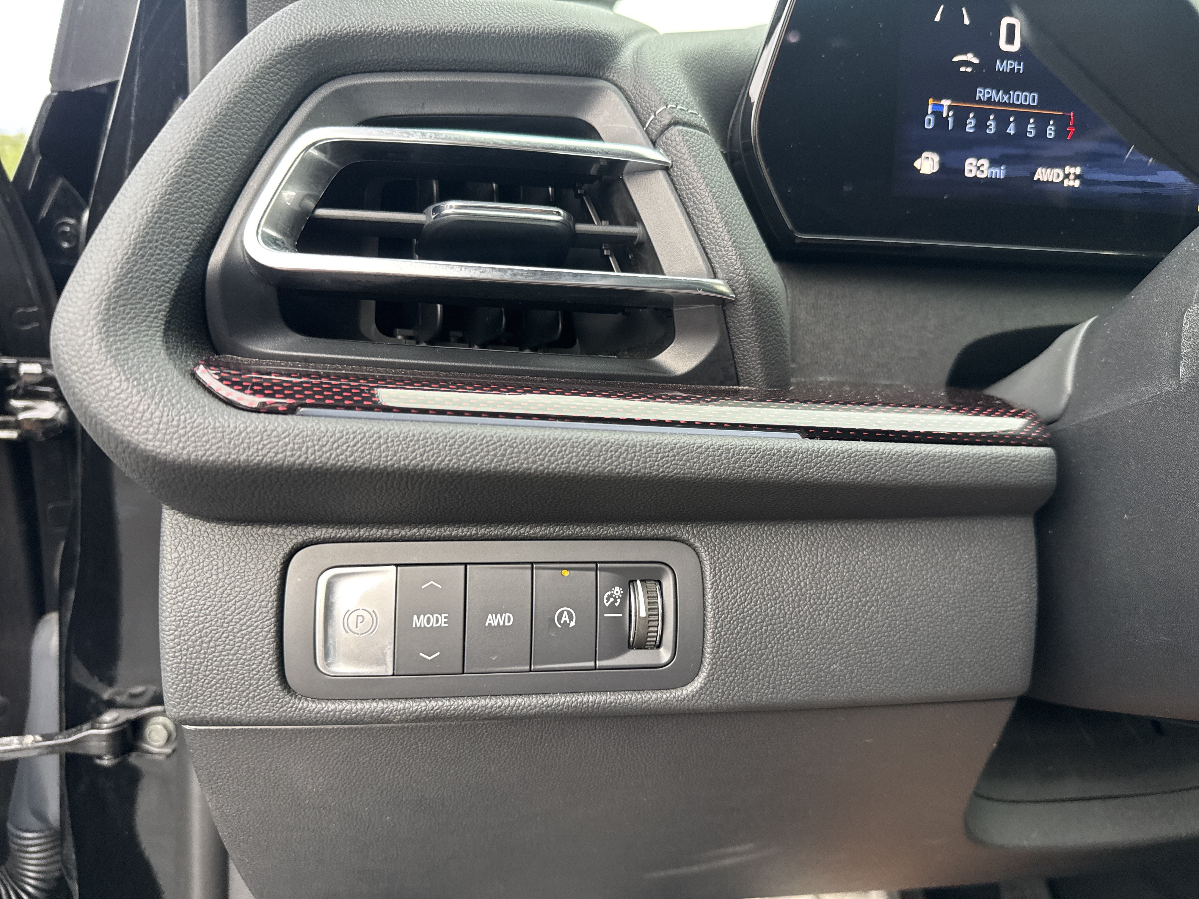 Used 2025 Chevrolet Traverse Z71 AWD/4WD image 31