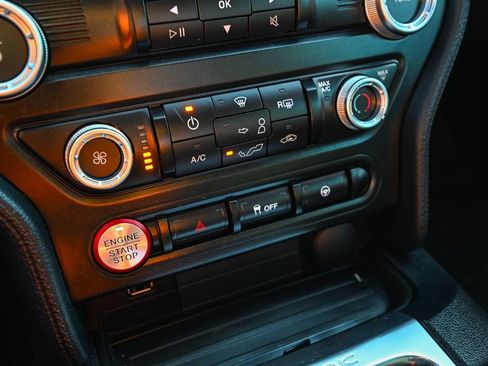 Used 2019 Ford Mustang Coupe image 33