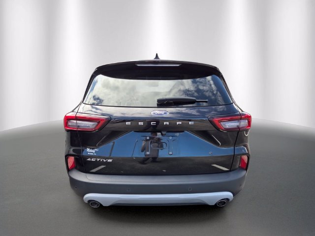Used 2023 Ford Escape Active w/ Tech Pack #1 FWD image 3