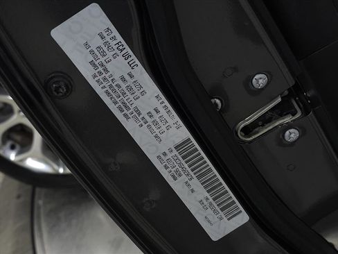 Used 2016 Chrysler 300 C Platinum w/ Safetytec Plus Group image 32