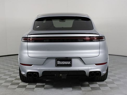 Used 2025 Porsche Cayenne S image 6