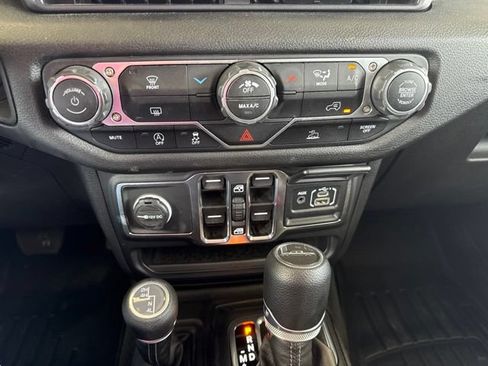Used 2025 Jeep Gladiator Sport AWD/4WD image 20