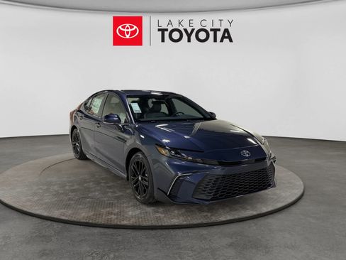 Used 2026 Toyota Camry SE FWD image 12