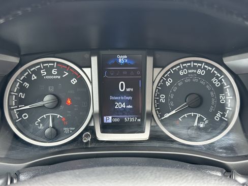 Used 2022 Toyota Tacoma Limited image 43