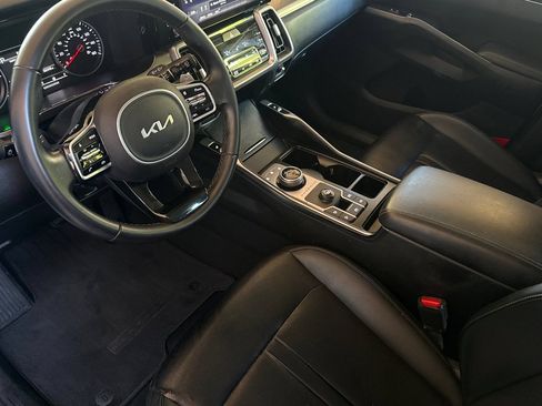 Used 2022 Kia Sorento S FWD image 11