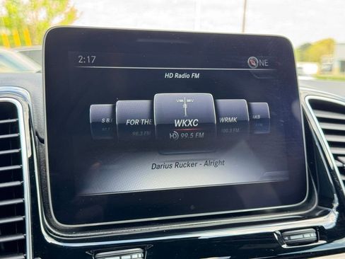 Used 2019 Mercedes-Benz GLE 400 4MATIC image 33