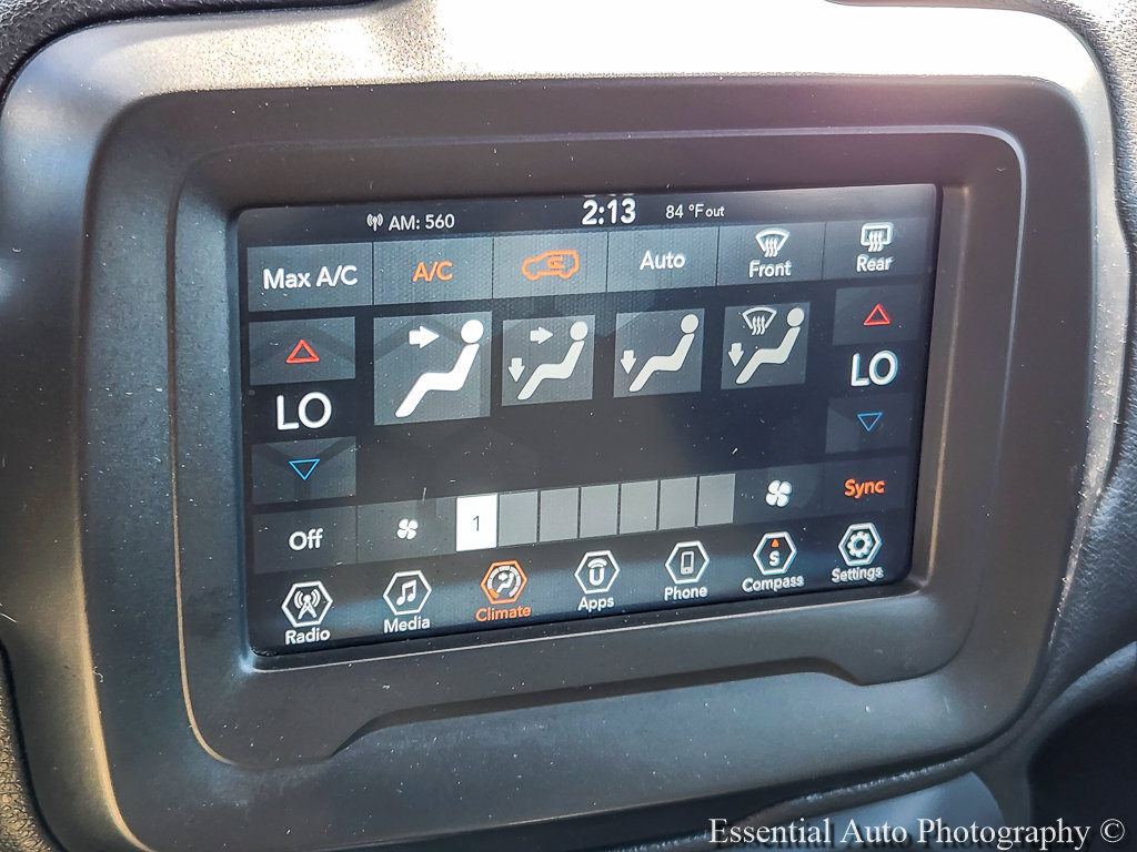 Used 2019 Jeep Renegade Latitude FWD image 13