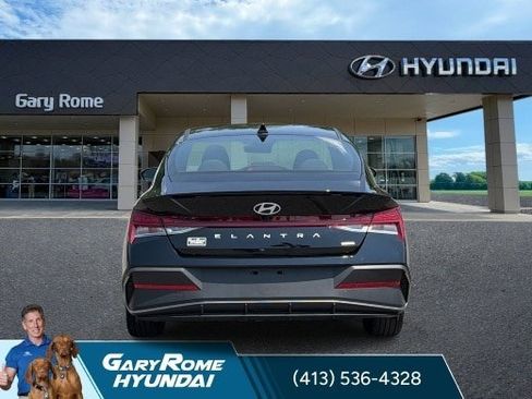 Certified 2025 Hyundai Elantra SEL FWD image 12