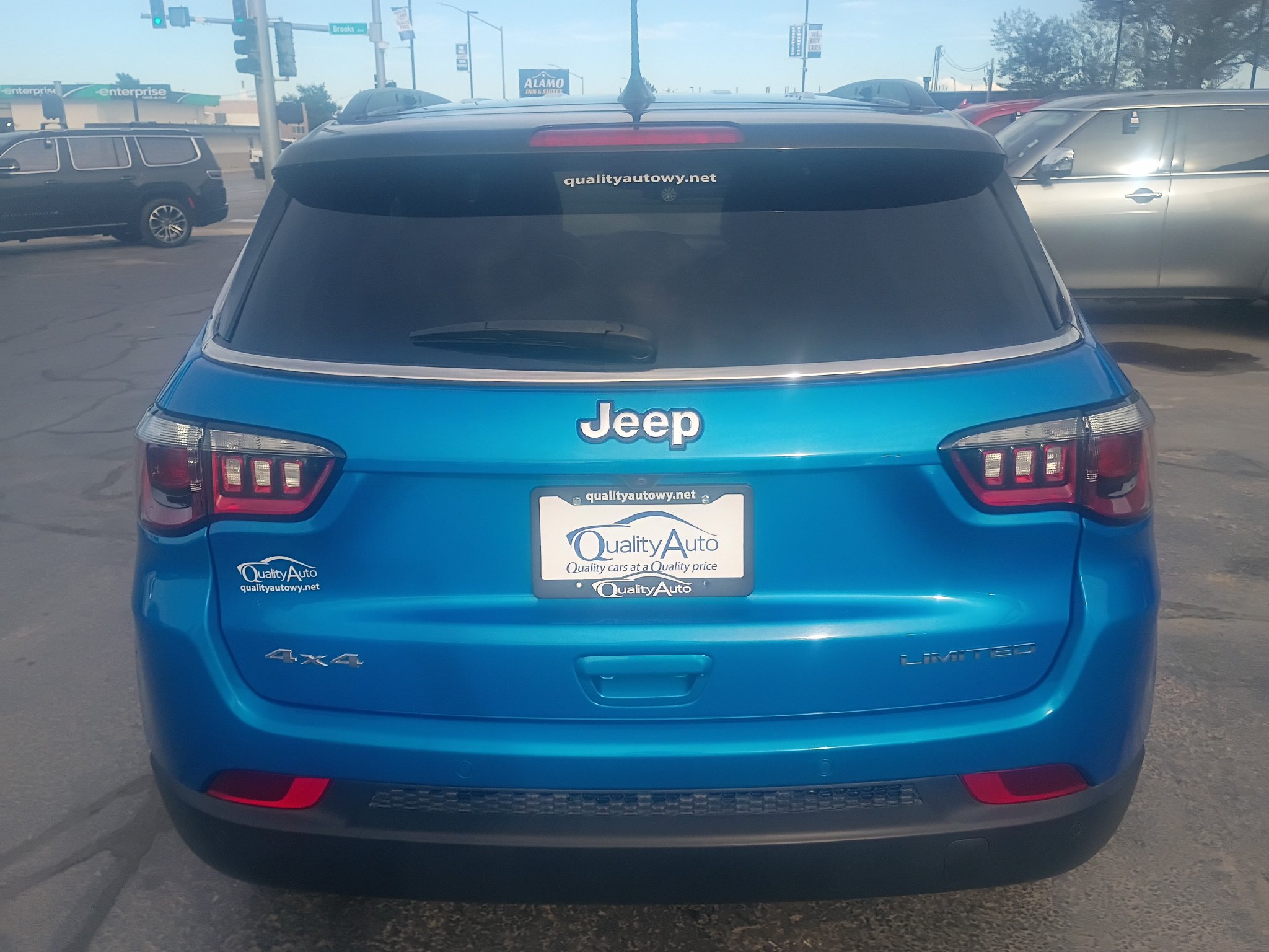 Used 2025 Jeep Compass Limited AWD/4WD image 7