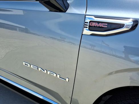 New 2026 GMC Yukon XL Denali w/ Denali Reserve Package AWD/4WD image 10