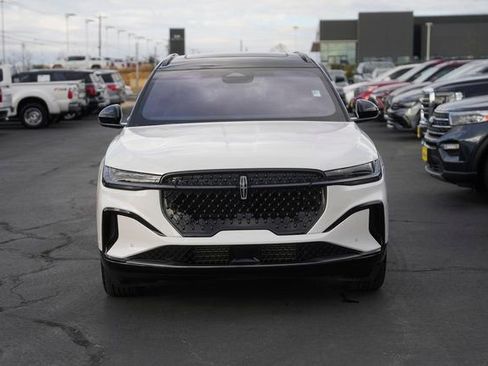 Used 2024 Lincoln Nautilus Reserve w/ Equipment Group 202A image 3