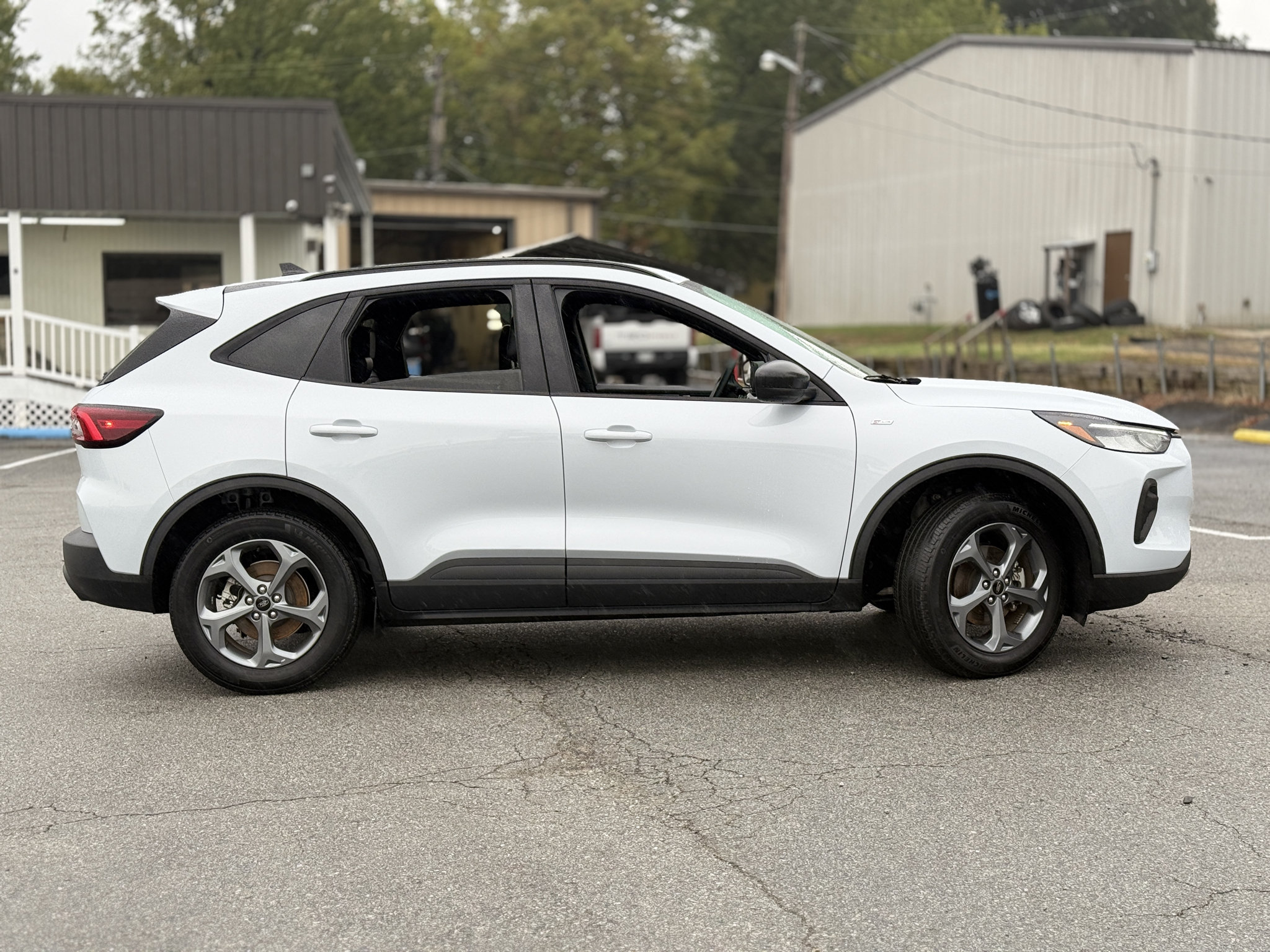 Used 2025 Ford Escape ST-Line AWD/4WD image 11