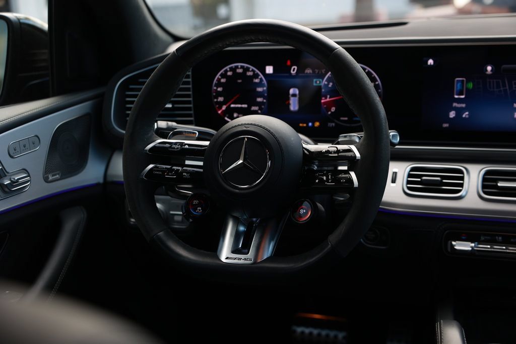 Used 2024 Mercedes-Benz GLS 63 AMG 4MATIC image 32