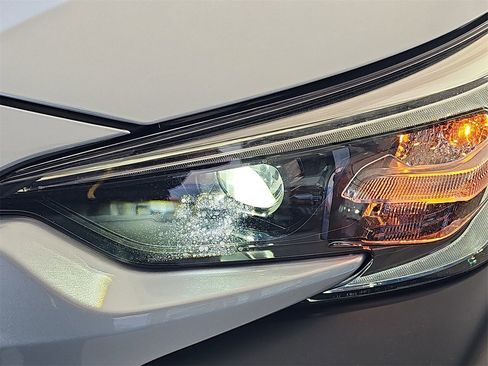 New 2025 Subaru Outback Limited image 31