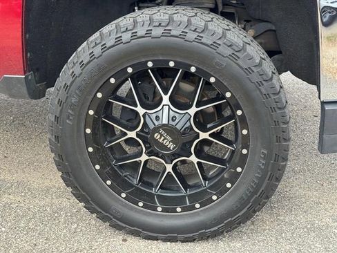 Used 2018 Chevrolet Silverado 1500 LT w/ All Star Edition image 2