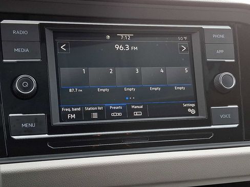 Certified 2023 Volkswagen Jetta SE w/ Panoramic Sunroof Package image 16