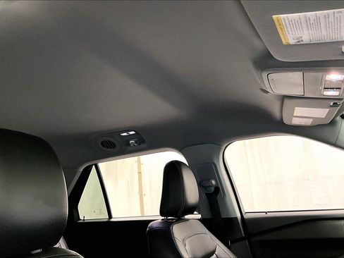 Certified 2022 Ford Explorer XLT w/ Equipment Group 202A image 21