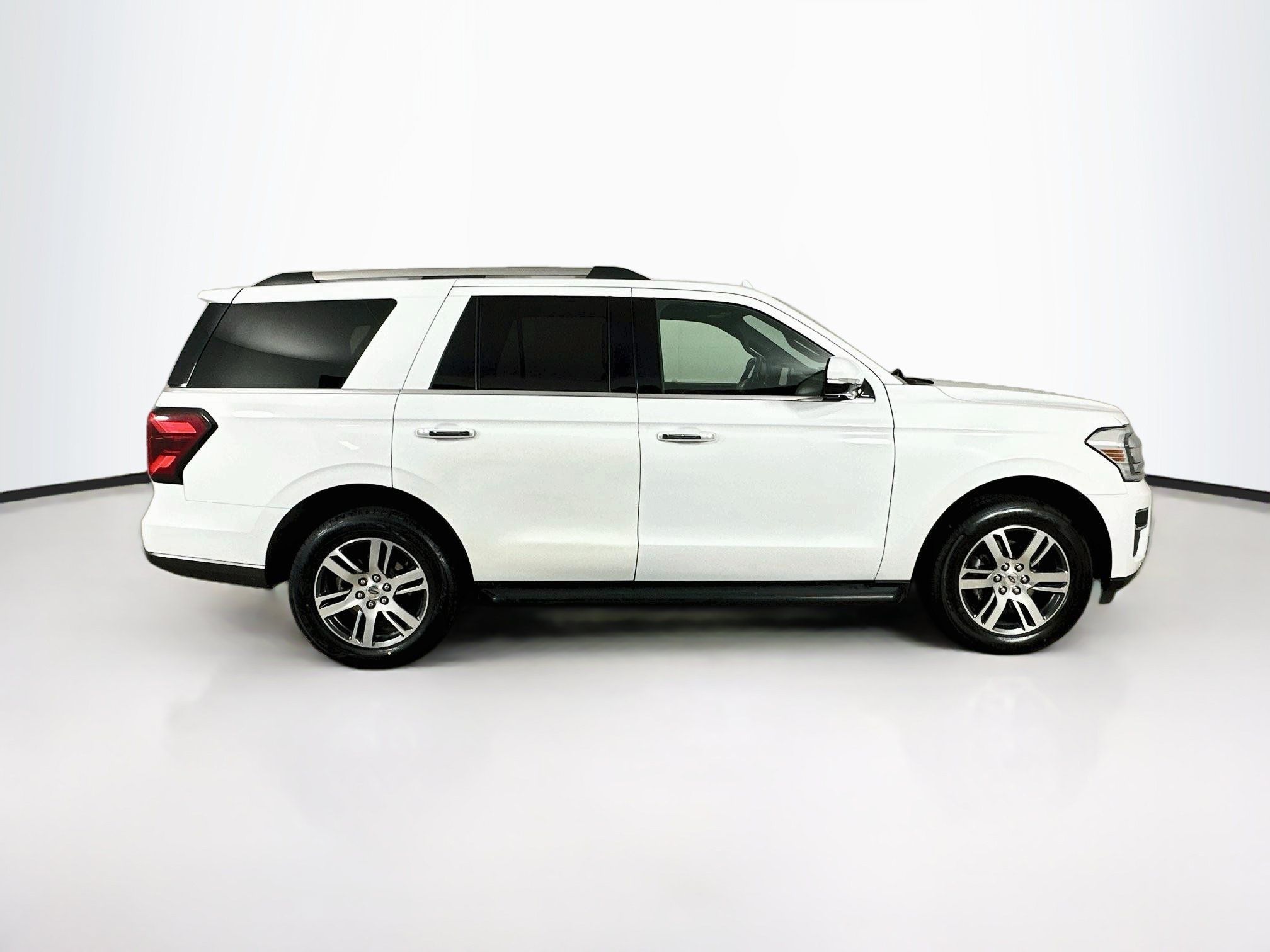 Used 2024 Ford Expedition Limited AWD/4WD image 10