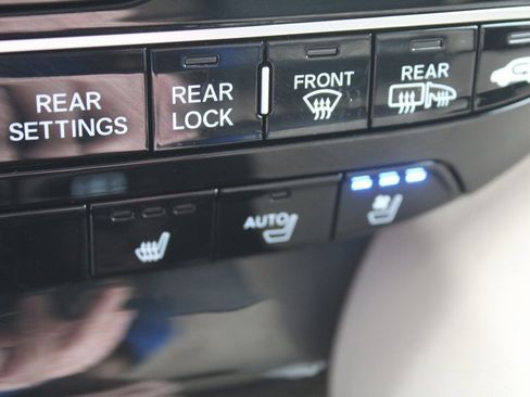 Used 2024 Acura MDX SH-AWD w/ Advance Package image 48