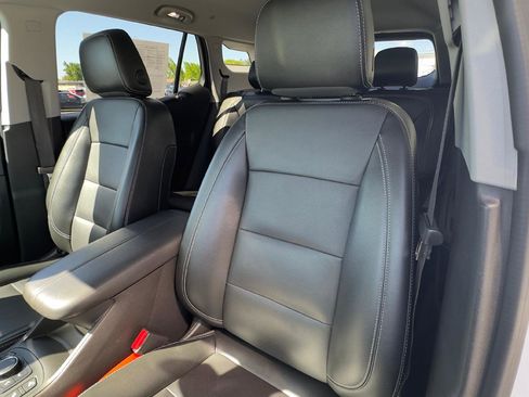 Used 2024 GMC Terrain SLT AWD/4WD image 15