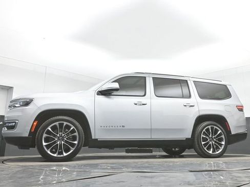 Used 2022 Jeep Wagoneer Series III w/ Premium Group I image 51