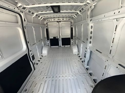 Used 2025 RAM ProMaster 2500 w/ Convenience Group FWD image 10
