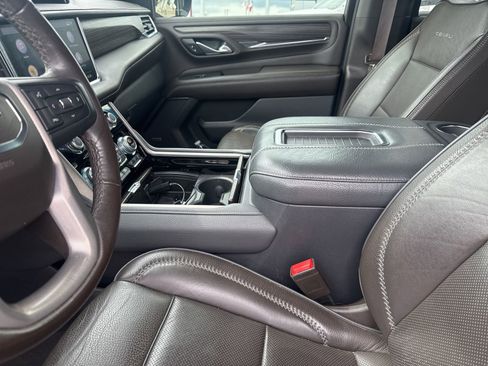 Used 2021 GMC Yukon Denali w/ Denali Premium Package AWD/4WD image 19