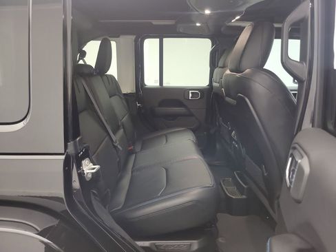 Used 2024 Jeep Wrangler High Altitude image 23