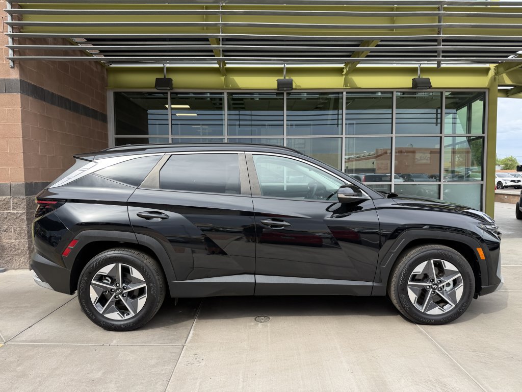 Used 2025 Hyundai Tucson SEL FWD image 9
