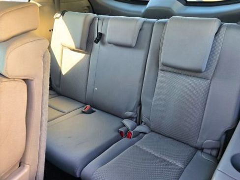 Used 2016 Toyota Highlander LE image 31
