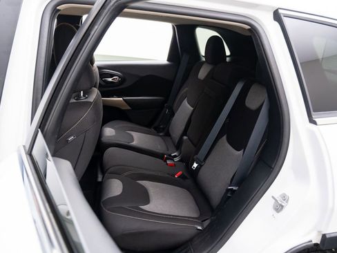 Used 2018 Jeep Compass Limited image 17