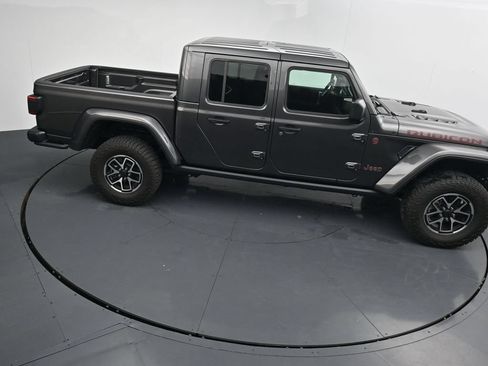 Used 2025 Jeep Gladiator Rubicon AWD/4WD image 31